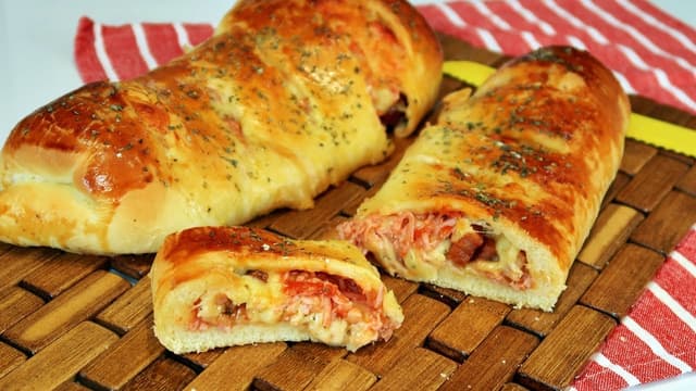 PÃO SEGURA MARIDO DELICIOSO | PÃO RECHEADO COM QUEIJO E PRESUNTO