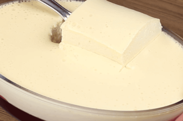 Gelatina com Creme de Leite e Leite Condensado